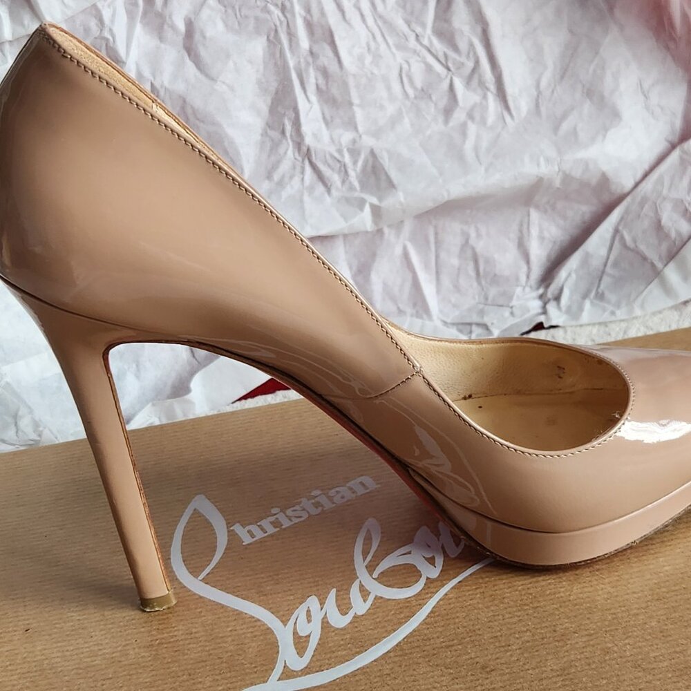 Christian Louboutin Patent Nude (fair skin nude) size 37 - Picture 12 of 14